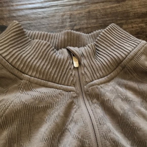 Lululemon Rest Less 1/2 Zip Size 10 - Picture 6 of 8